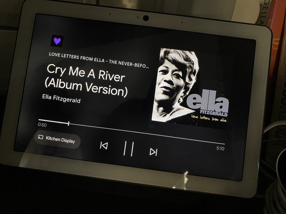 What a song. Painting with Ella this afternoon. 🖌️🎨🎶