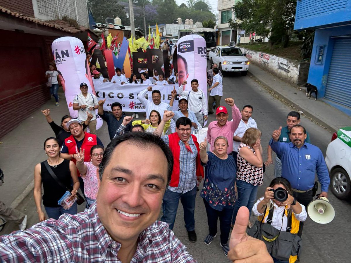 ¡Conectando contigo, una selfie a la vez! 📸 Cada sonrisa capturada en estas fotos representa un momento compartido lleno de esperanza y compromiso. Sigamos construyendo juntos un futuro donde cada voz sea escuchada. 🫂🇲🇽 #México #Veracruz #Xalapa