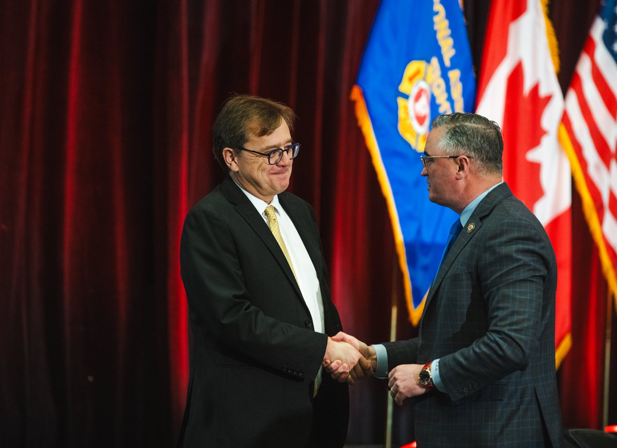 Today I met with the <a href="/IAFFofficial/">International Association of Fire Fighters</a> to announce $800k to support them as they fight more severe and frequent wildfires. 

We will continue to invest in the safety and success of Canada’s world-class firefighters, on the front lines of the climate crisis.