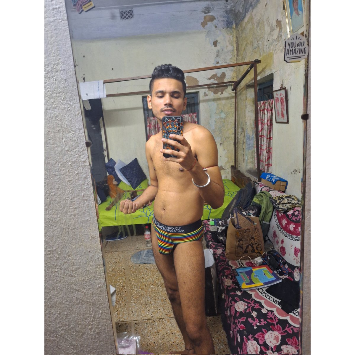 Srv_2's tweet photo. 💥💥

#MessyMonday #summers #underwear https://t.co/qOIHvuRrIB
