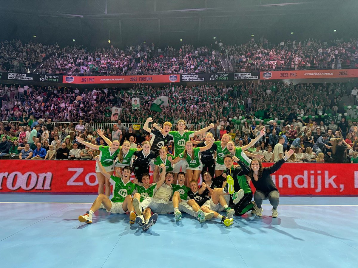 Landskampioen 23/24, <a href="/DVOkorfbal/">DVO/Transus</a> A1 💚