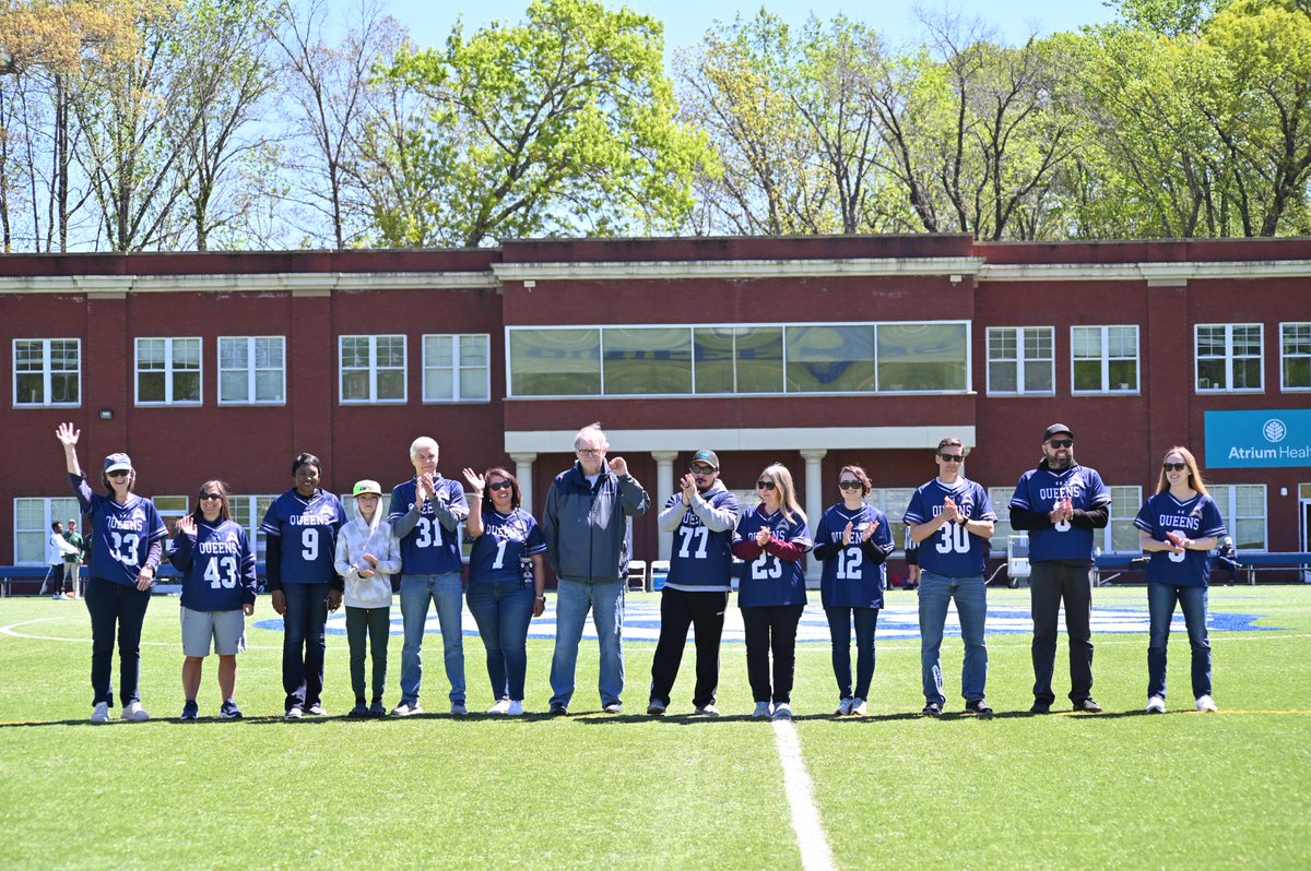 Could not be prouder of our amazing student athletes and the fantastic teamwork showcased during the Men's Lacrosse halftime recognition for Queens Staff & Faculty. Teamwork truly makes the dream work! #QUeenCity #RoyalsRise #CLT