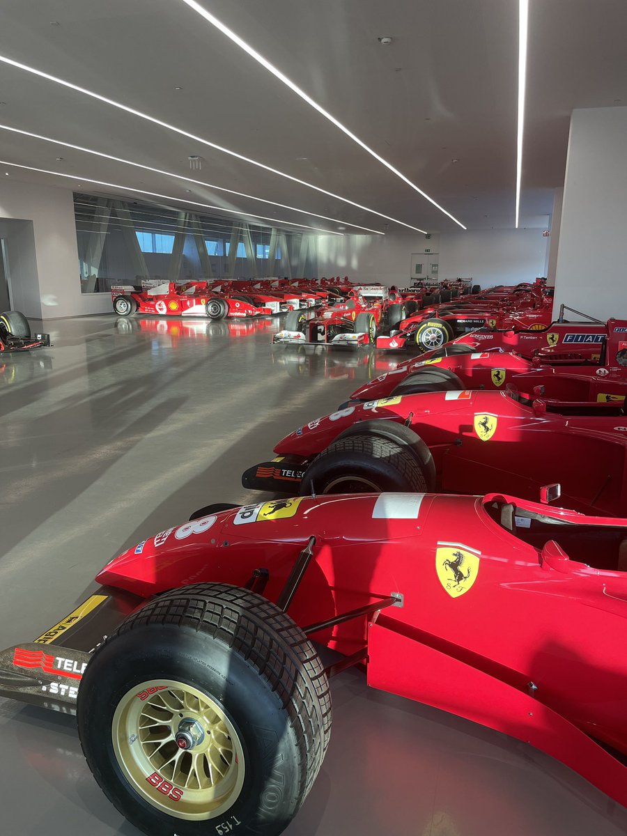 marc_gene's tweet photo. La mia stanza favorita…Ferrari’s F1 history. @ferrariraces #f1clienti #f1clientiprogramme https://t.co/0WksQbQh5f