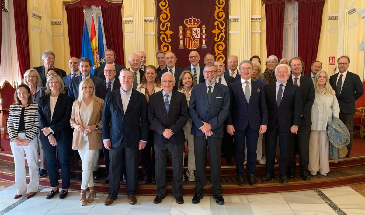 ASCEFcat's tweet photo. Jaume Alsina, president de l' #ASCEF, i Amadeu Jori, president emèrit, van participar a la reunió anual de presidents de les 18 Associacions Territorials vinculades a l'Institut de l'Empresa Familiar, que presideix el Sr. Andrés Sendagorta, celebrada a la Ciutat de Melilla https://t.co/W4Qrd8x6AA