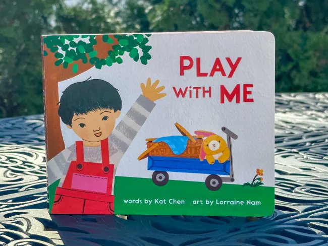 Will you play with me?

Anyone who has ever spent a spare moment with a little one knows this question well!

And boy, do we ever have the book for you!

Get your copy of Kat Chen's Play With Me today: deliciouslysavvy.com/play-with-me-b…

#VirtualBookTour #playwithme #boardbooks