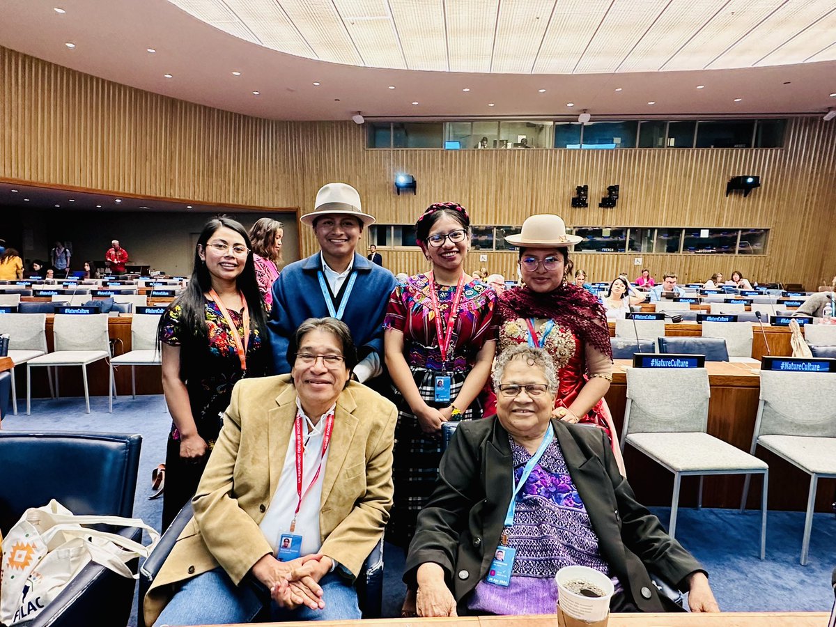 La red de jóvenes indígenas en el Foro Permanente para las Cuestiones Indígenas #UNPFII En la imagen Don Amadeo Martínez, coordinador del Foro Indígena de Abya Yala y la Dra Mirna Cunningham presidenta del Fondo Pawanka y vice Presidenta del FILAC