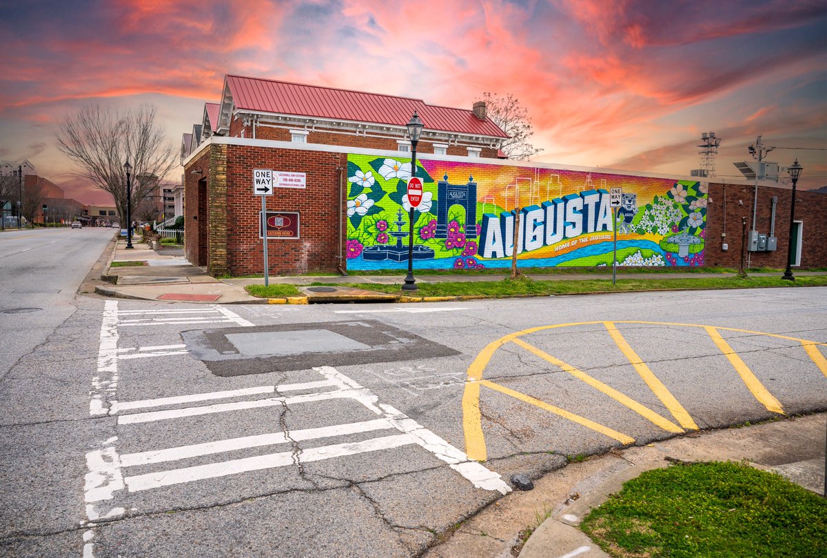 All 😍 for our favorite photo spot in town – the #AugustaUniversity #mural located at 1030 Reynolds Street in Downtown #Augusta! #MuralMonday