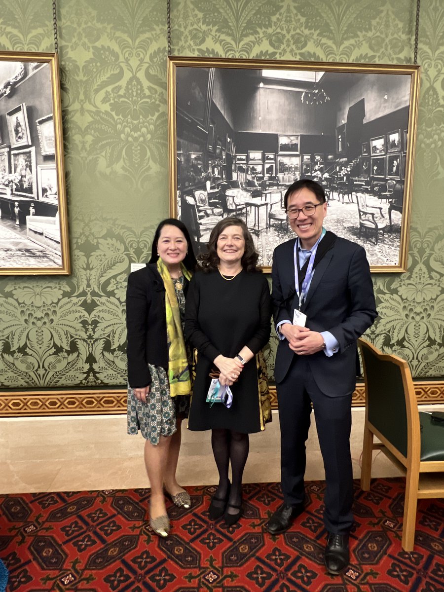 @bankofengland 📌 @TramANguyen and @Huynguyentrieu had a superb moment with @AnneBoden, Founder of @StarlingBank. Tram Anh had a great exchange with Anne, where they spoke about Anne’s new book: Female Founders' Playbook – Insights from the Superwomen Who Made It! +++