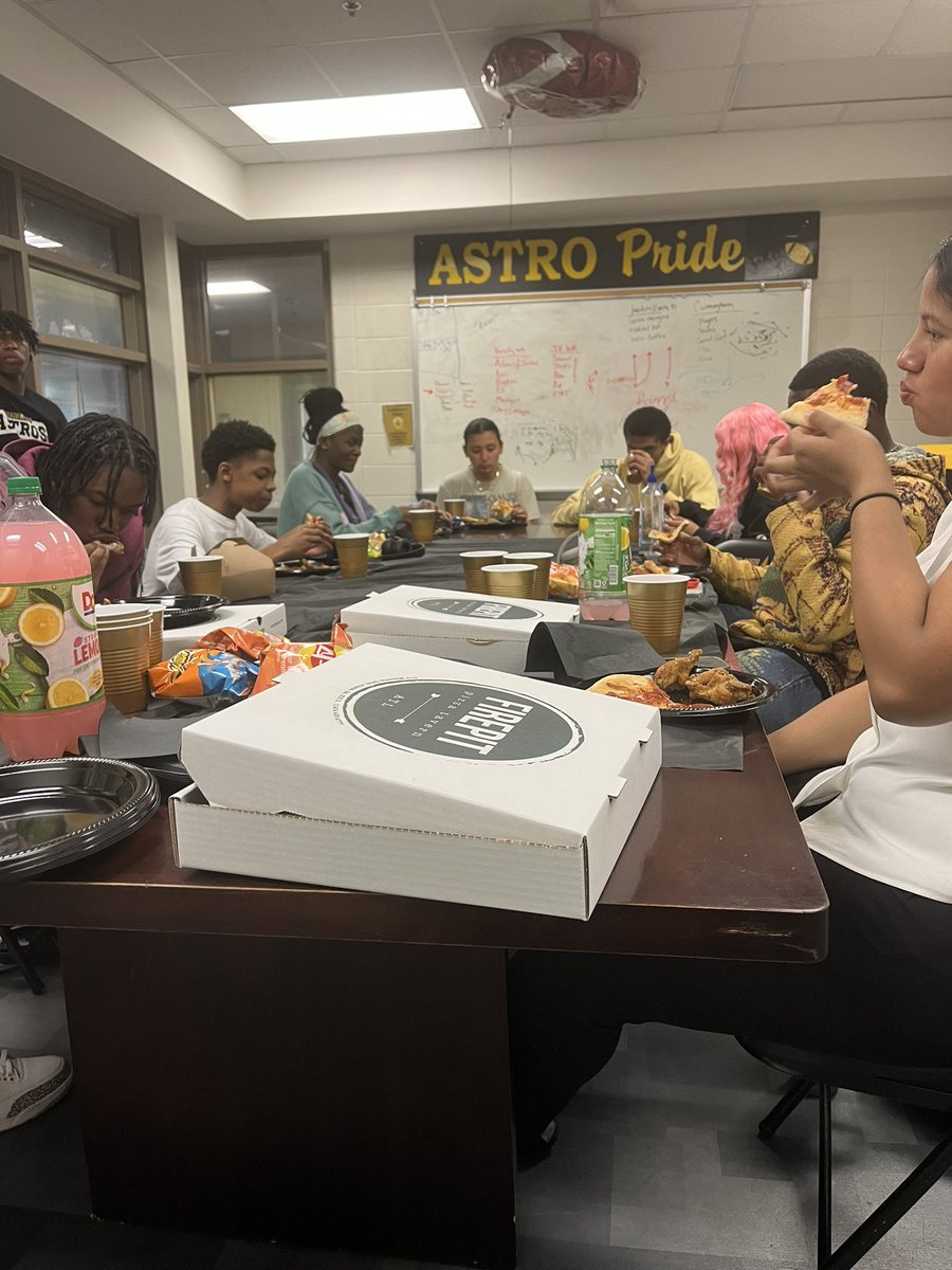 Our final Student-Athlete Advisory Committee meeting was held today. Had to hook them up with pizza and wings from Firepit. This committee is the reason why we have been able to continue to make our athletic program soar. Input from our student athletes matter! The Astro Way!