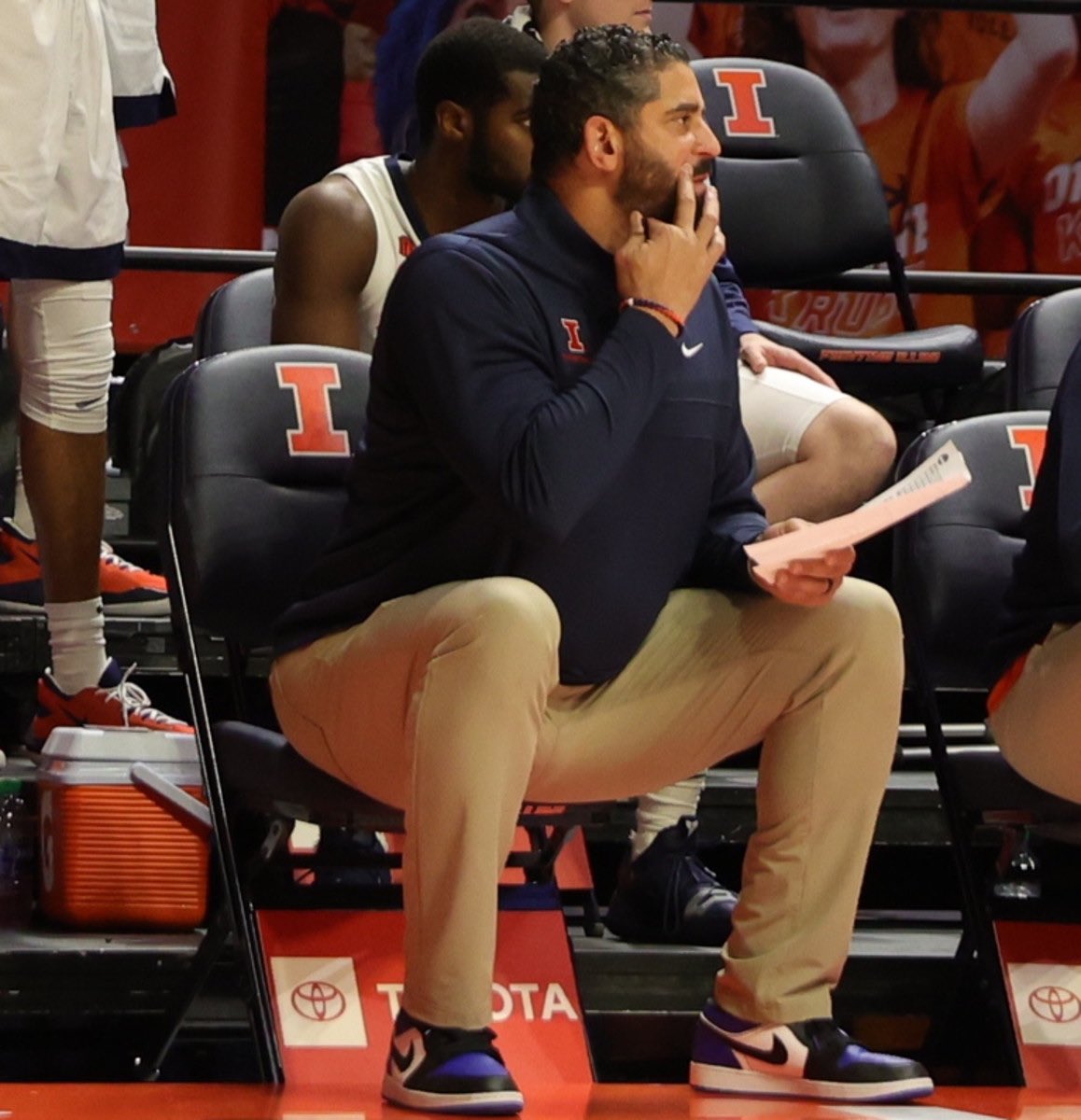 Source: Illinois is prioritizing Orlando Antigua to fill their open assistant position. Would be a MASSIVE get. Great recruiter and obviously familiar with Underwood and Illinois.
#Illini