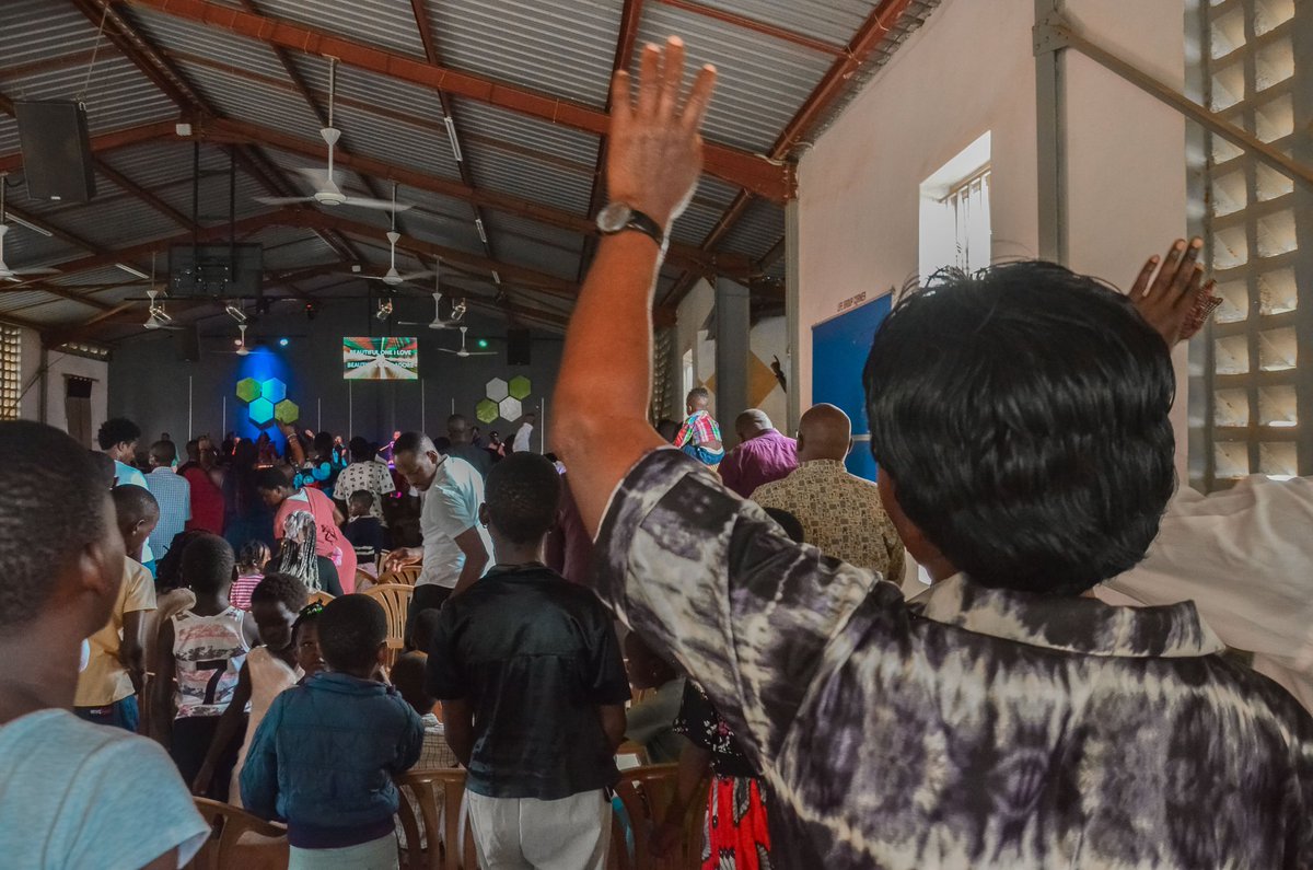 LifeChurchUg's tweet photo. It's always amazing to be in the Presence of God every Sunday. We get to pray, worship and share from the Word of God together as an household.
We can't wait to see you again dear Family! Thank you.
#LifeChurchUganda #LoveGod #ShareHisLove #TakingGround #FourCampuses https://t.co/5YqgICDUDY