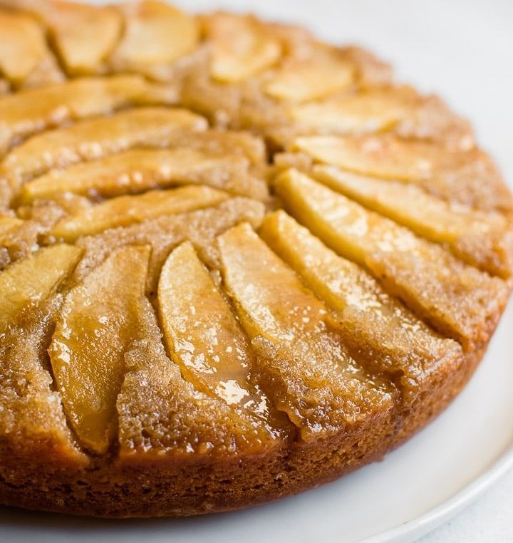 Claire Toynton's Toffee Apple Upside Down Cake ⬆️⬇️🍰 This cake was demonstrated within the Competition Theatre at The Cake & Bake Show 10 years ago! Claire Toynton won with this simple but delicious recipe... buff.ly/3U9jBAa
