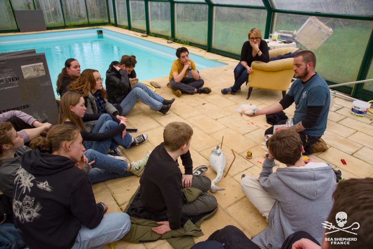 Mardi dernier, Sea Shepherd Breizh a eu le plaisir d'accueillir la classe de seconde du lycée Dupuy de Lome (Lorient) au centre de soins Sea Shepherd Rescue à Kernascleden dans le Morbihan le temps d'un après-midi autour de trois ateliers de sensibilisation : - présentation de