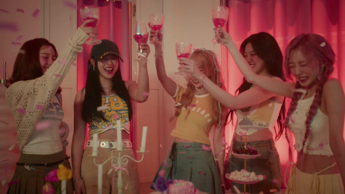 loonathedorm's tweet photo. Loossemble - Girls' Night ✨
[4K Image Sequence]
(6801 Frames)

Google Drive: https://t.co/vZbXPBp6De

#루셈블 #Loossemble
#One_of_a_Kind https://t.co/mOgpSeUfxx