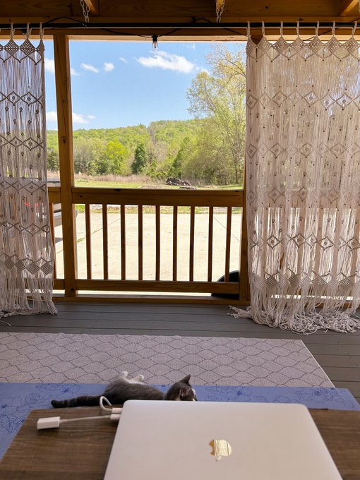 It&rsquo;s finally &ldquo;work from porch&rdquo; season! https://t.co/ChWXDWQ7Rs