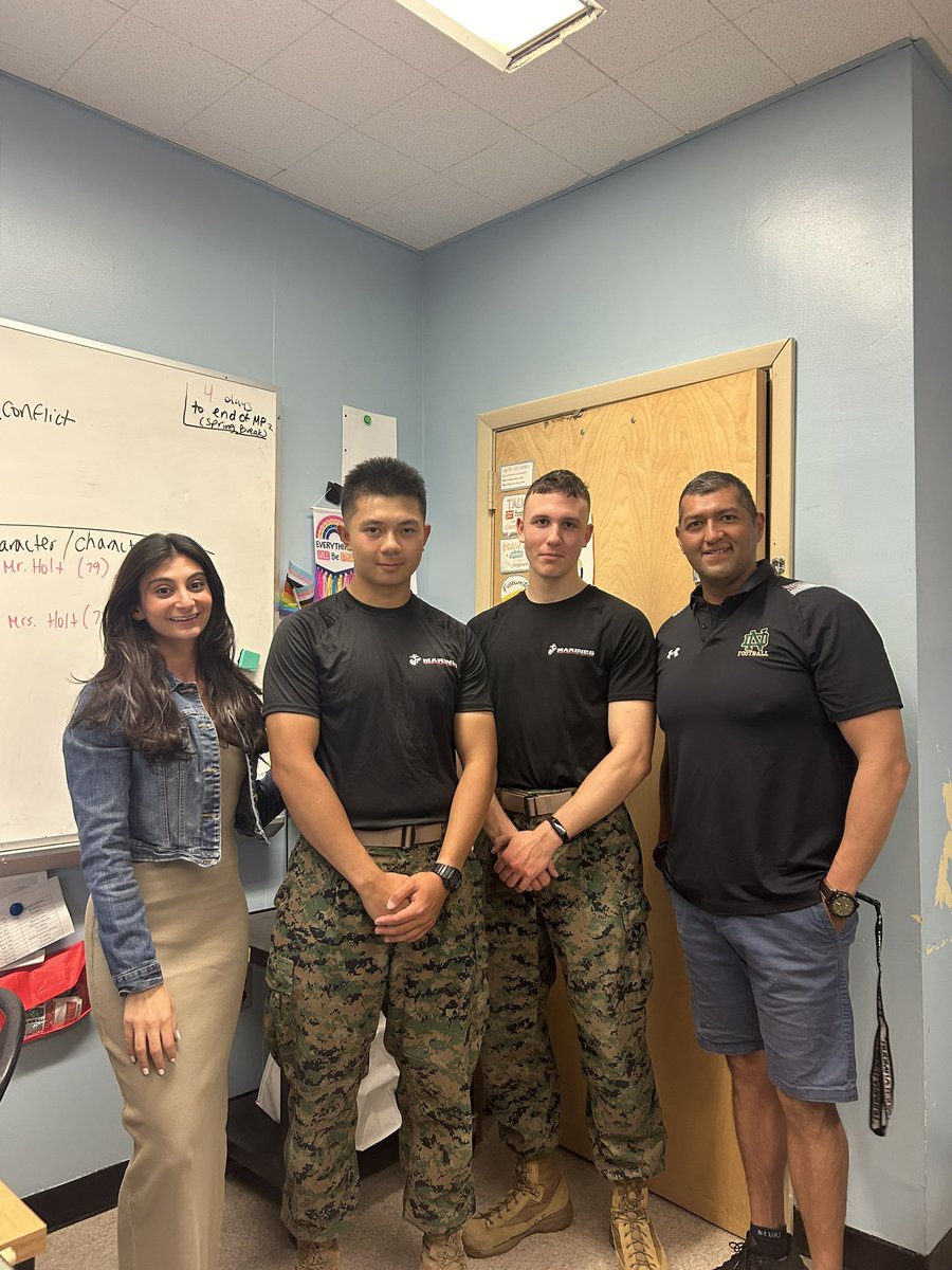 My favorite thing about teaching is seeing where the future takes my students🥹 Such a nice surprise to see these two today! So proud of these marines 🩵🇺🇸