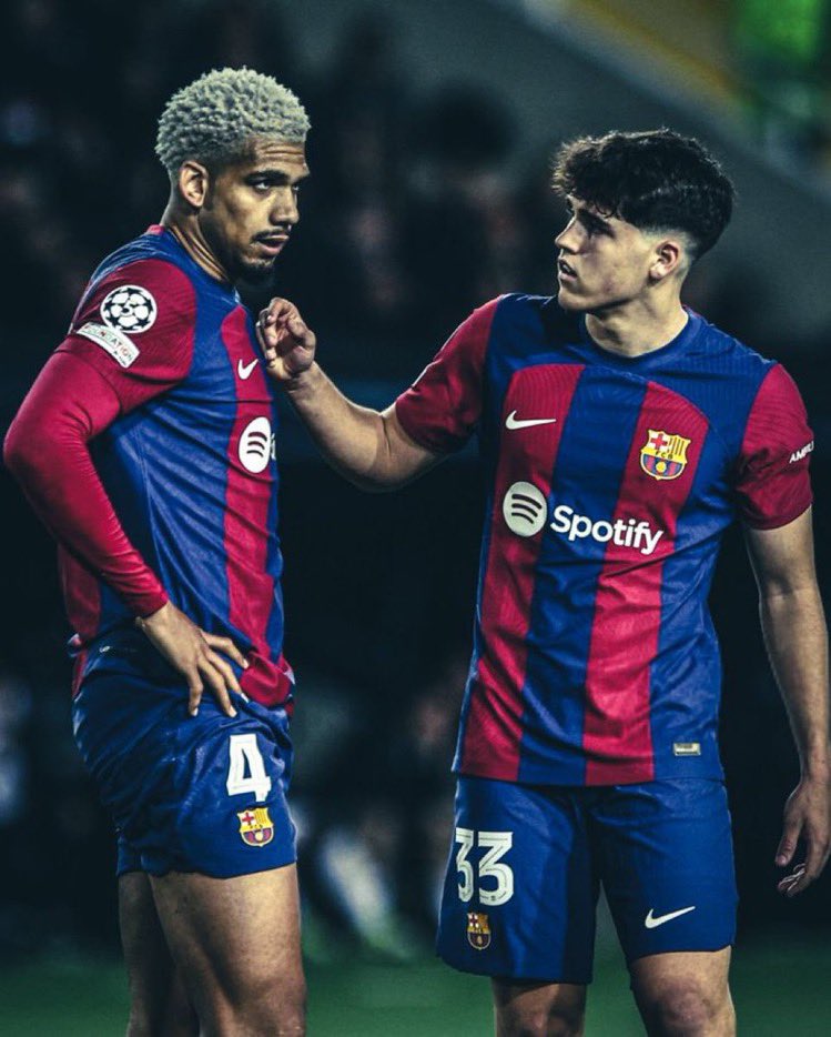 _DeJonginho's tweet photo. Je veux une inondation de photos incroyables du Barça sous ce tweet.

Lâchez-vous ! https://t.co/YXKUH2vfVz