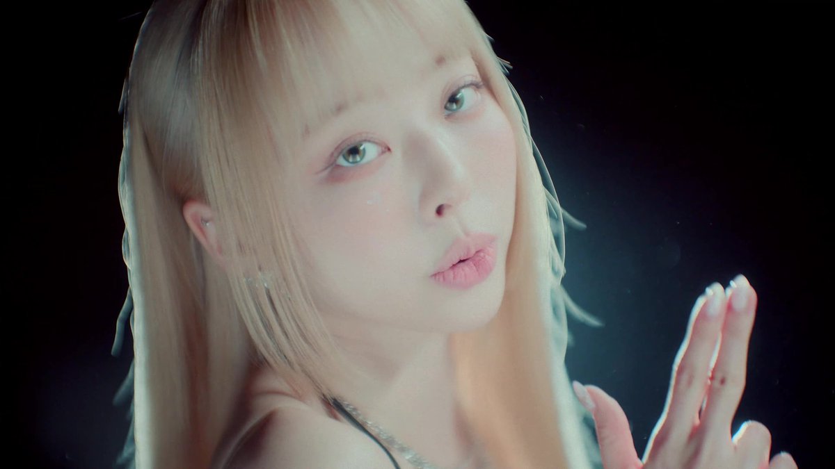 loonathedorm's tweet photo. #루셈블 #Loossemble
#One_of_a_Kind https://t.co/EhKE1R1F3w