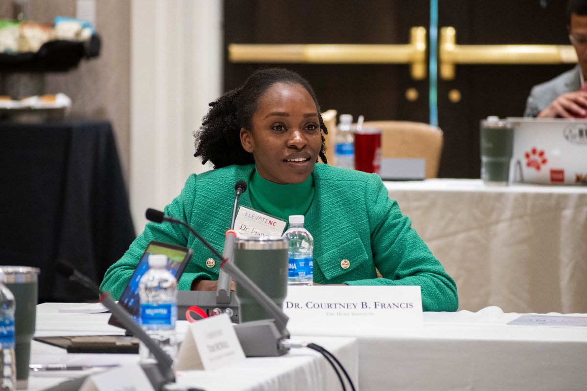 Hunt_Institute's tweet photo. To start us off, our very own Dr. Courtney B. Francis provides a welcome and opening remarks, and Jessica Solis Aguilar introduces the group activity. #ElevateNC https://t.co/J8w1XqfgXe