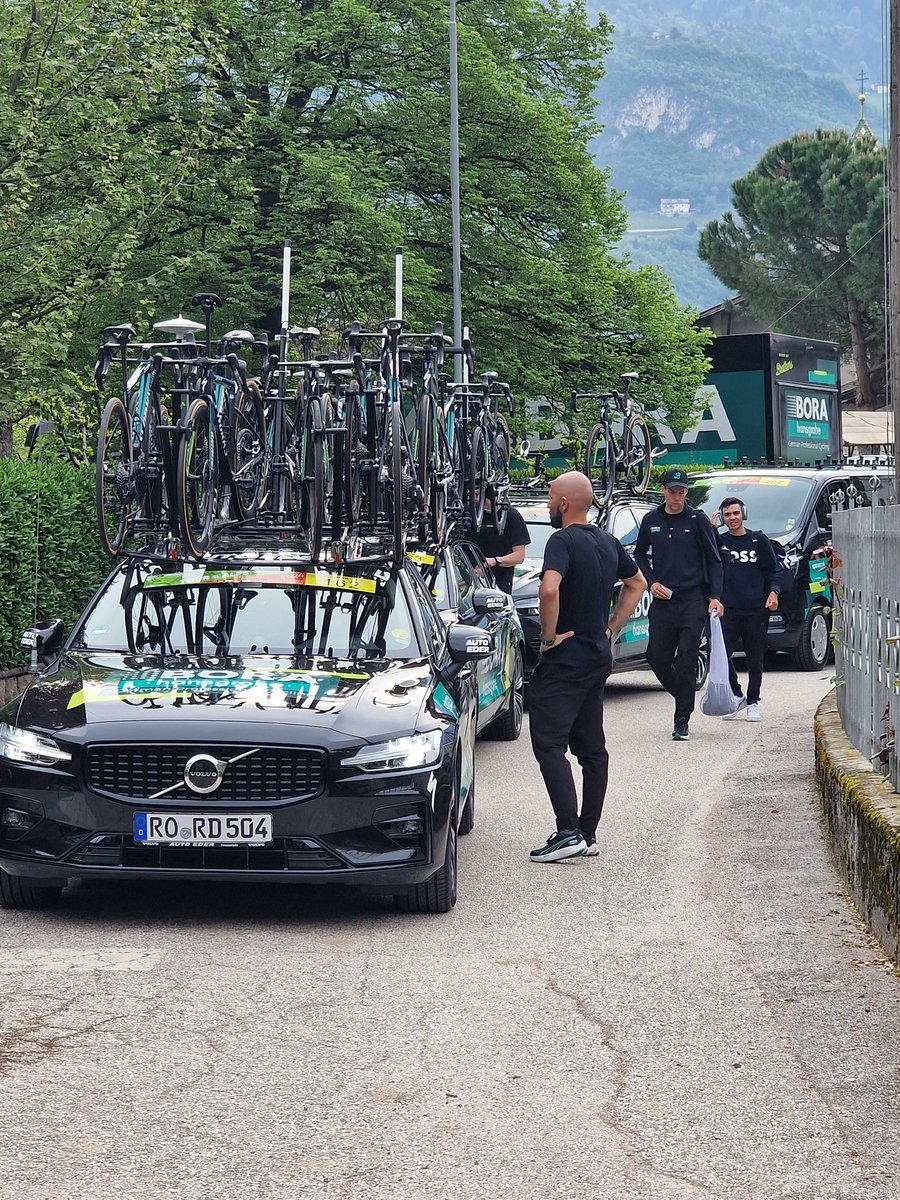 The race among the biggest European apple fruit area...we supply the poles for supporting the trees and proudly support @BORAhansgrohe welcome #TotA