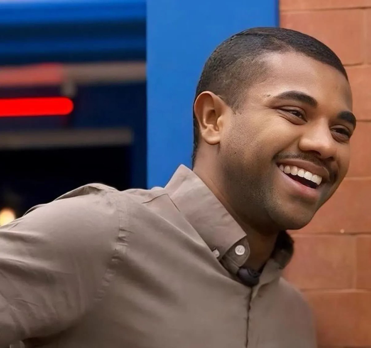 WaldenorPereira's tweet photo. É a Bahia na final do #BBB24! Davi já é o grande vencedor por causa de toda a sua trajetória marcante dentro da casa mais vigiada do Brasil. Mas eu quero saber: já votaram no próximo campeão do Big Brother Brasil? Vamos mostrar a força da Bahia!
#TimeDavi https://t.co/YSsvwc51sE