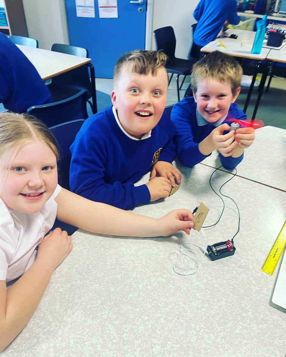 Pudsey Waterloo Primary School tweet media