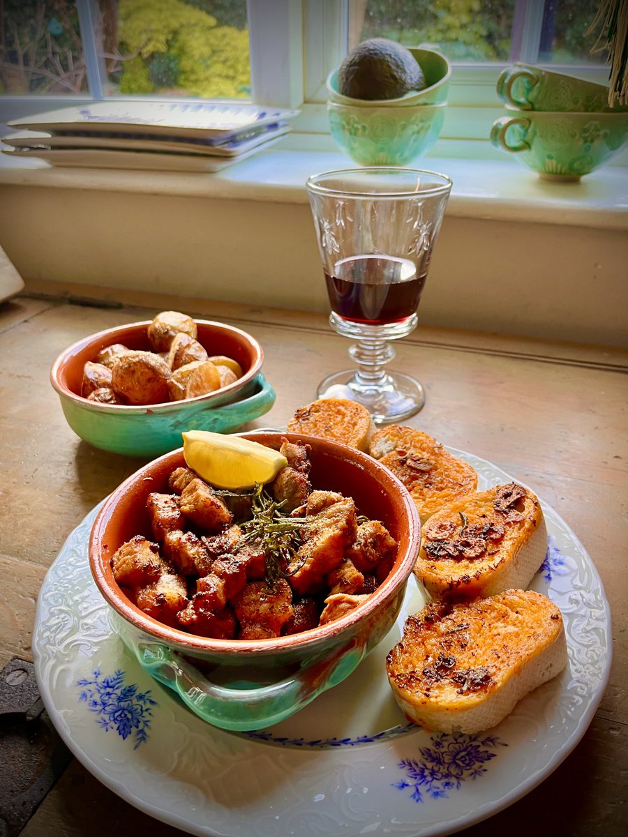 Paprika - infused pork bites with baby roasties and crusty bread - Tapas style 👊🏻🇪🇸