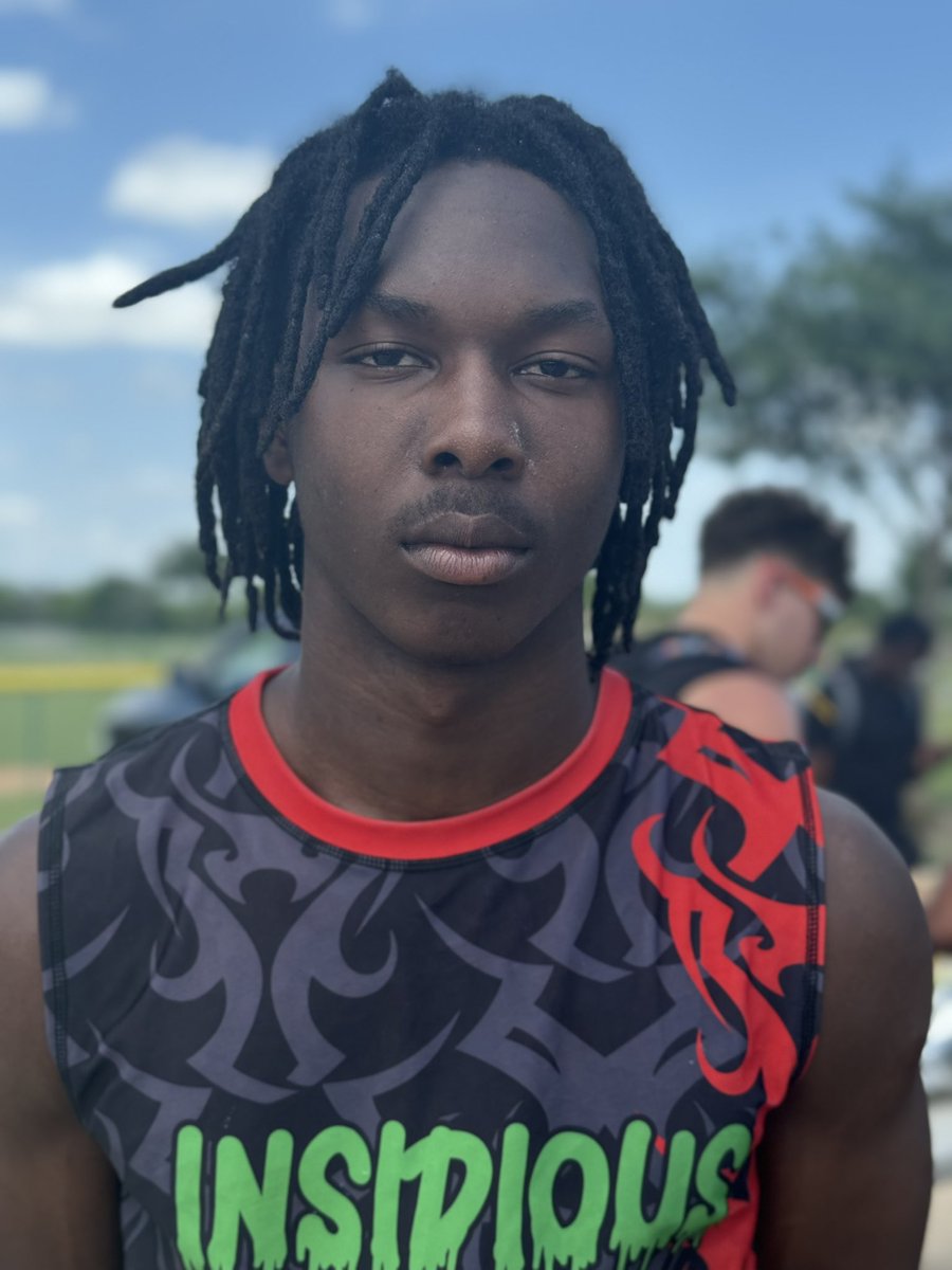 Another athlete that showed his talent was @CameranDickson of @FBswarmfootball This is a very athletic WR that is talented enough to dominate on both sides of the ball. Route running ✅ Size ✅ Physical ✅ Catch radius ✅✅ Speed ✅ His stock is about to go up this season…