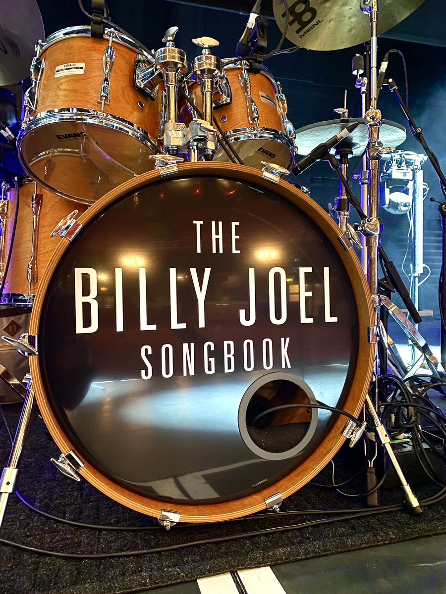 Looking beautiful on stage at @LondonPalladium !🥁 Nice job👌& Thank you to @RockstarSkins @sctgarrett @ElioPace #thebillyjoelsongbook xxx 
❤️🎶❤️