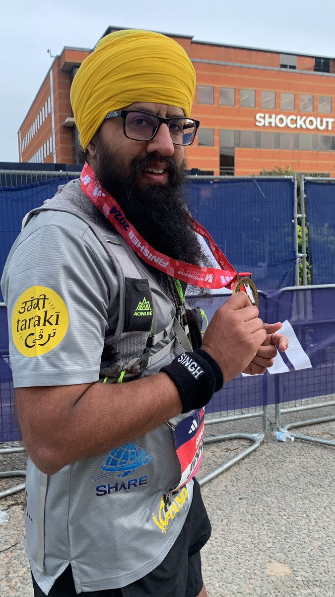 That feeling of knowing I had finished what I had started for our cause of MH at Manchester Marathon. On we go to @LondonMarathon this weekend for the Grand finale. Donation link: gofundme.com/f/gsmarathon3 #marathon #mentalhealth #fundraiser @A_W_M_B