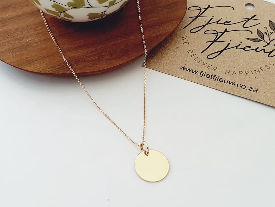 9ct Gold Layered Necklaces! 

#9ctgold #9ctyellowgold #beaded #rounddisc #bar #layered #layerednecklaces #necklace #necklaces #chains #fjietfjieuw #wedeliverhappiness