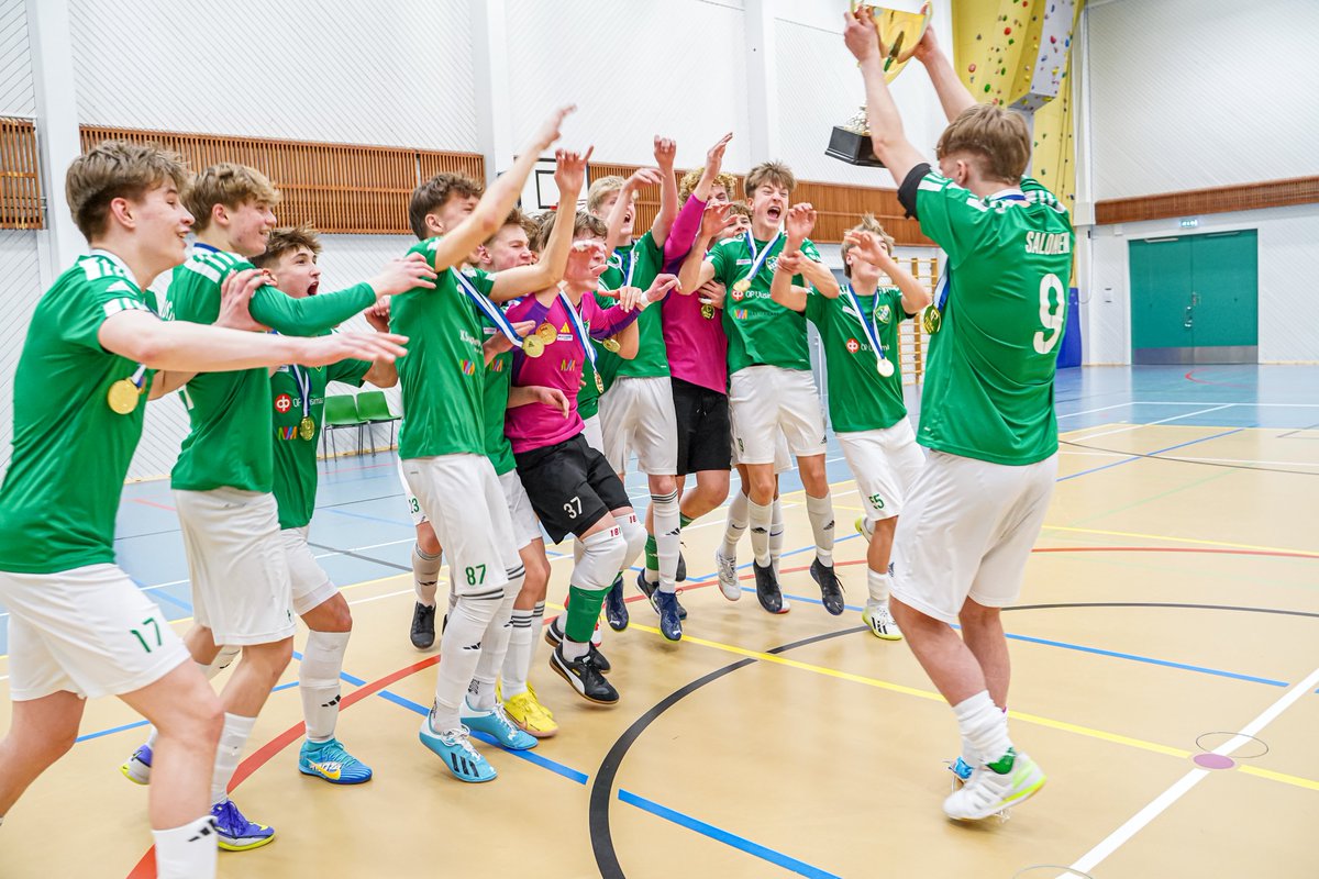 P17 Futsal-Liigan lopputurnaus pelattiin Torniossa – mestaruus GriFK:lle 🏆

Raporttia viikonlopusta mestarivalmentaja Risto Kaikkosen kommenteilla Palloliiton nettisivuilla ➡ palloliitto.fi/ajankohtaista/…! ✍️

#FutsalFi

📷: Ari Vuorela