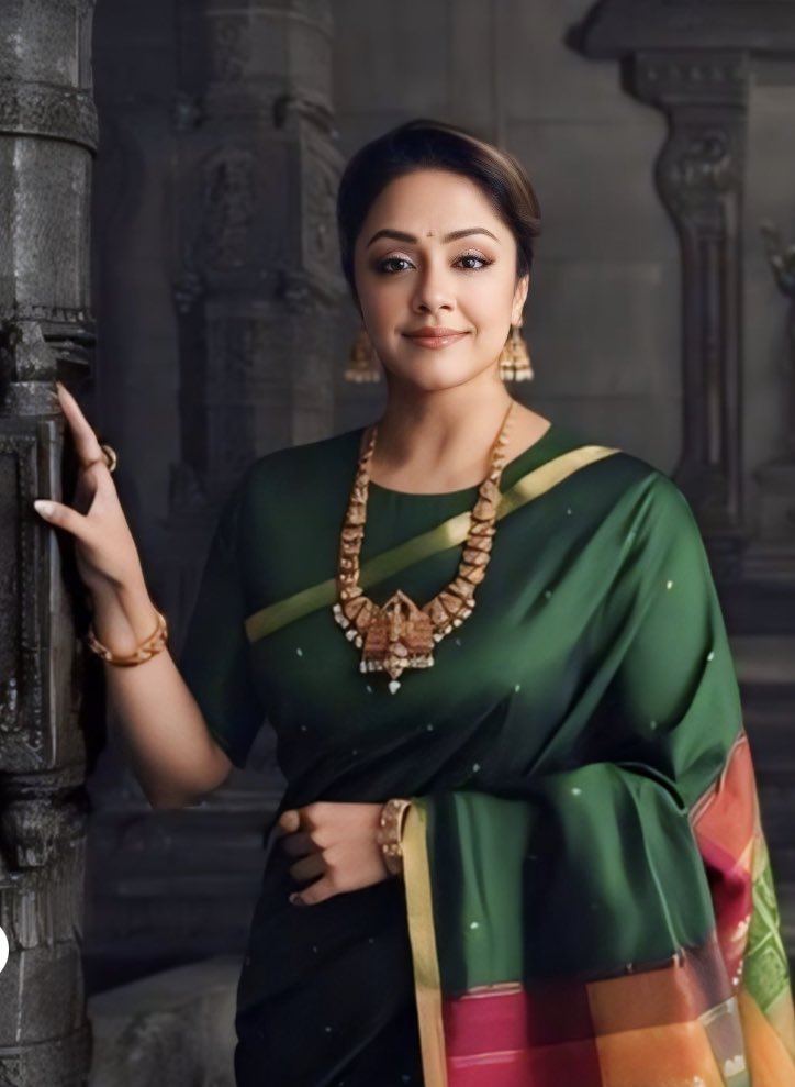 Paaaaa evlo azhagu 🔥♥️

Want to see her play historical characters or something like arundathi or rajamata ✨

#jyothika #jyotika