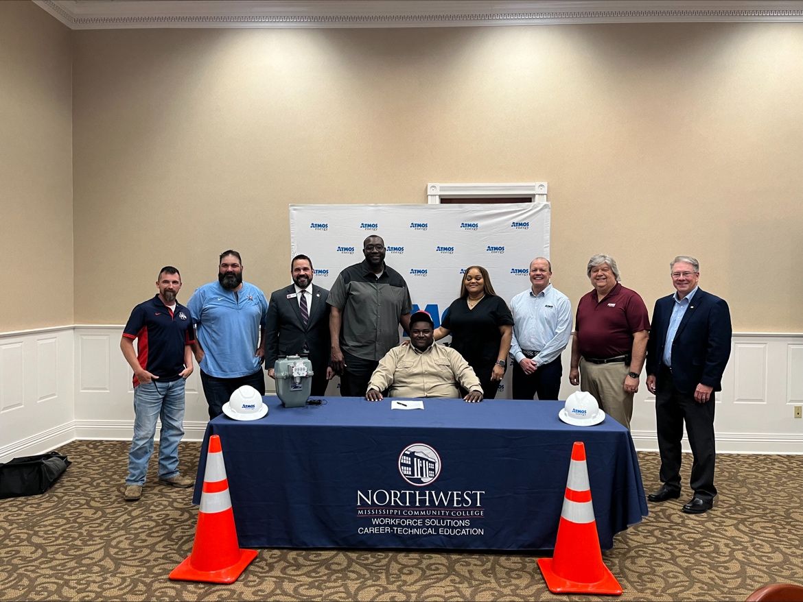 Thank you, Dr. Heindl and the @NorthwestMSCC team, for partnering with Atmos Energy to host an internship signing day. We are delighted to welcome HVAC student, Brykhevion, as an operations intern at our Southaven, MS service center. 🙌