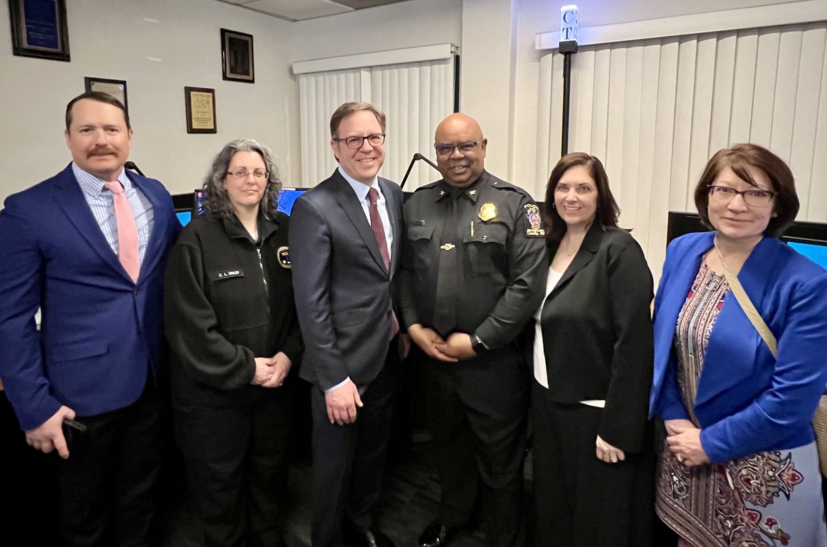 Thank you @NTIAgov, @DavidsonNTIA for visiting our Public Safety Communications Center in honor of #NationalPublicSafetyTelecommunicatorsWeek! @mcpdChief #MCPNews #MCPD
