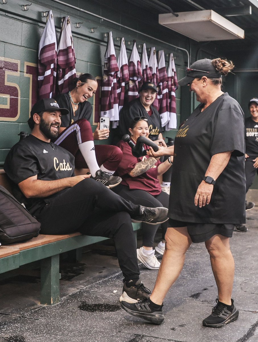 Happy Birthday to our amazing pitching coach <a href="/CoachTrevTXST/">Joshua Trevino</a> 🎉🎉🎉 #EatEmUp