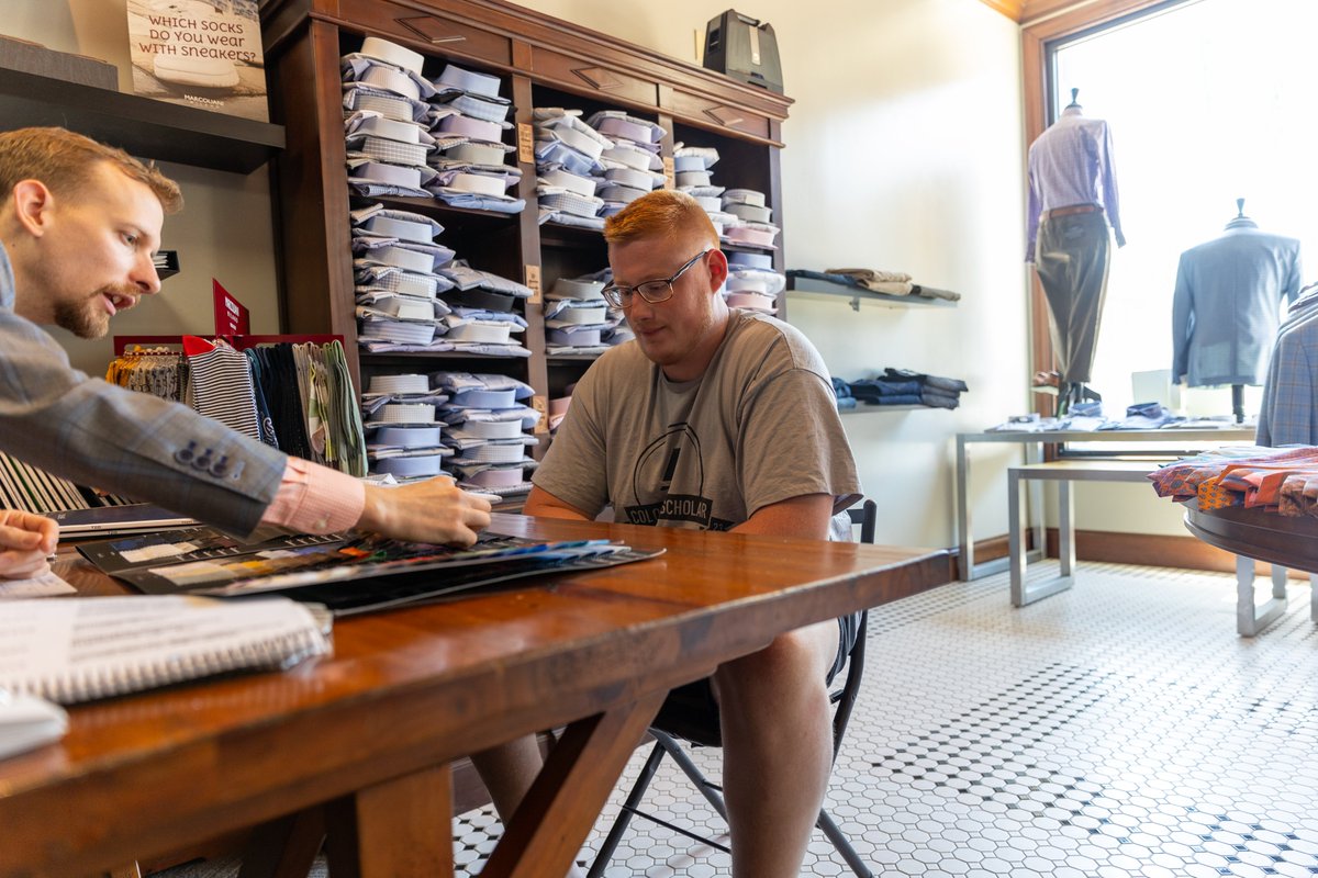 It's all in the details, as our seniors begin to put the finishing touches on their custom suits from @CufftoCollar! 🪡 Our annual Suits For Seniors event is coming on April 26 at @chenaultwine! 🎟️- t.ly/T-sYM #E2W | #MatterOfPride