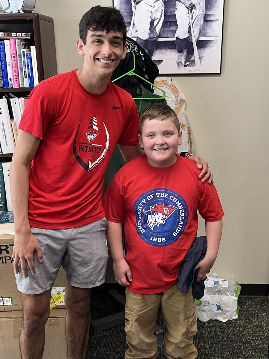 A little Read Option Magic today: @JoshValero_ shared a University of the Cumberlands t-shirt with his Read Option buddy. A big CRCS salute to Josh - the cuteness factor was off the charts!! #loveservecare #alwaysgoodthingshappeningatcrcs @ACMav4Life @MaverickAD1 @ACSchoolsTN