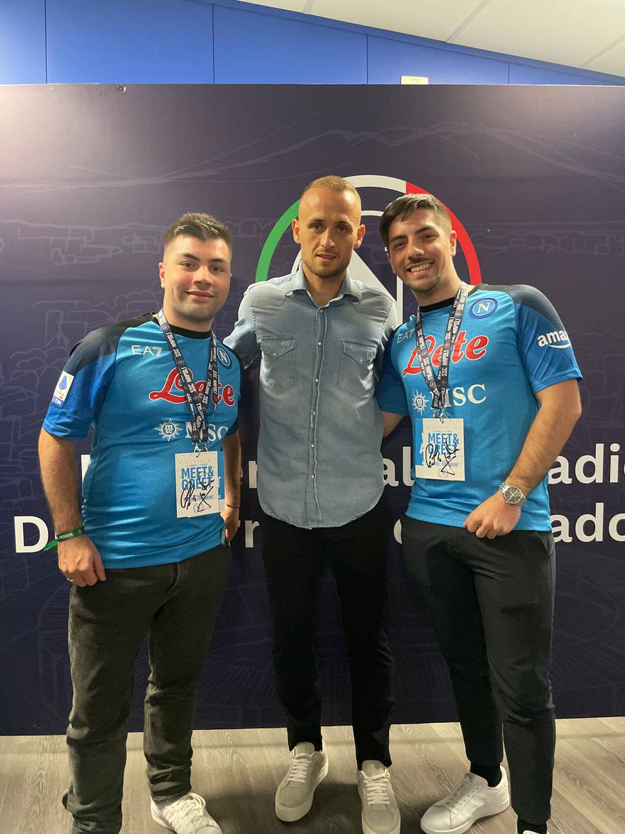 LeleSSCN's tweet photo. C'è bisogno di dire altro? Non credo proprio.
Un immenso grazie a @socios @SociosItalia per questa fantastica esperienza💙
#BeMoreThanAFan https://t.co/EIcTT3ZM2t