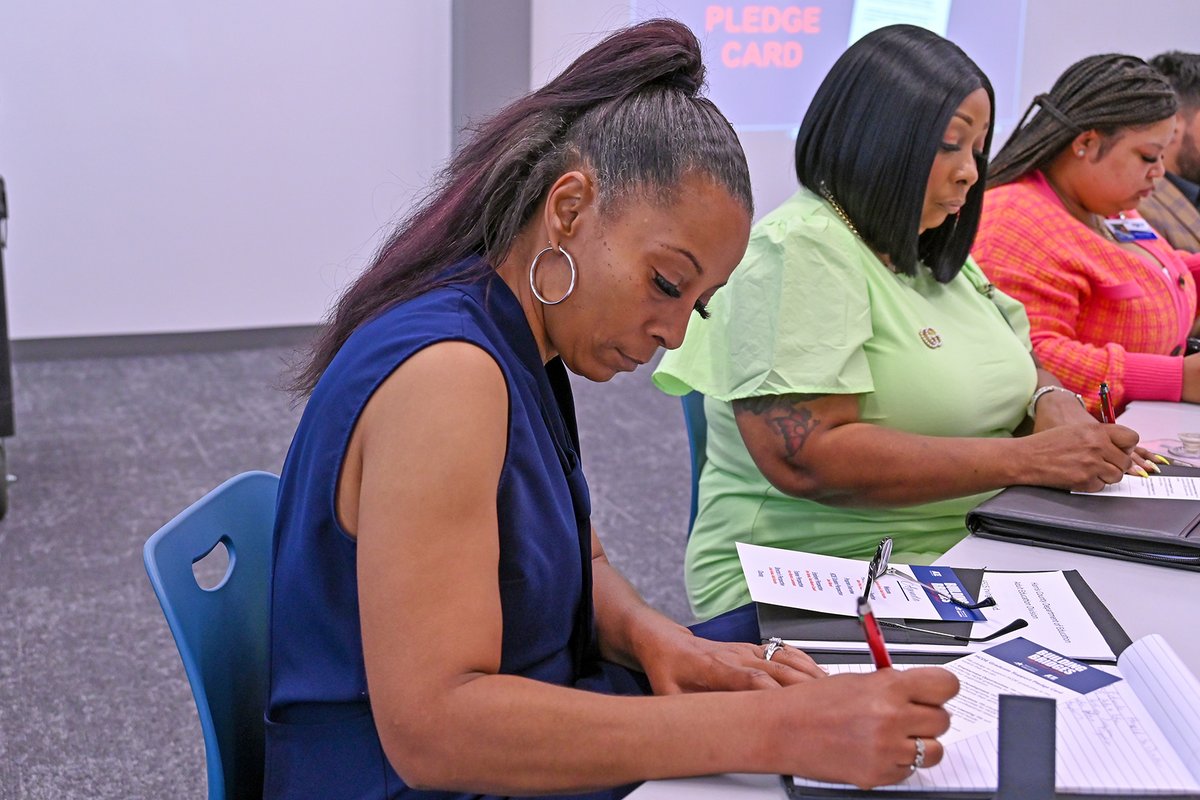 To help foster relationships, @HCDEAdultEd invited community partners to a networking meet and greet which included a puzzle icebreaker activity, student and employer testimonials, and partners pledging their support to Adult Ed students. blog.hcde-texas.org/2024/04/15/net… #BeTheImpact 🎉