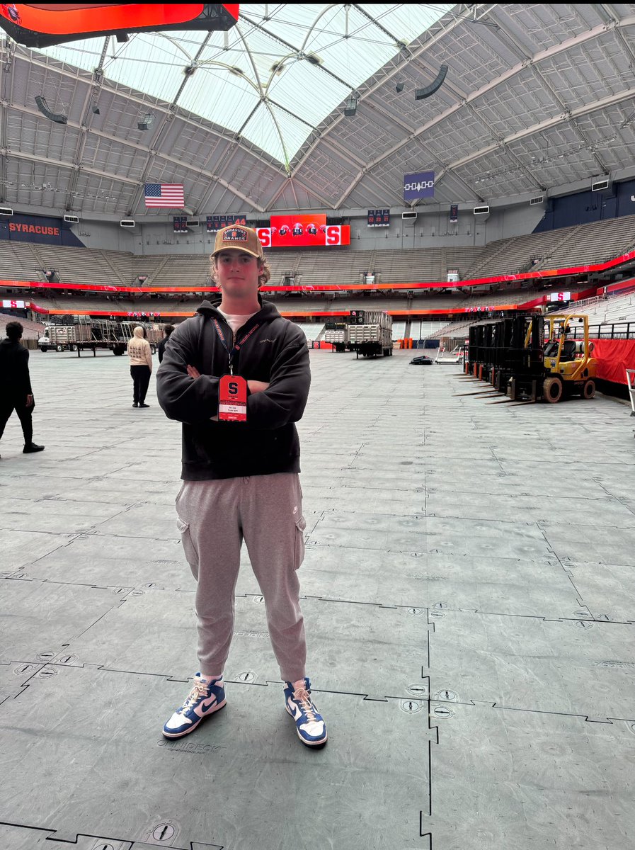 Had an amazing time at Syracuse on Saturday! Thank you for having me! @CuseFootball @allpraisesdue7 @AlexKellyCuse @DHSBWfootball @CoachAmann