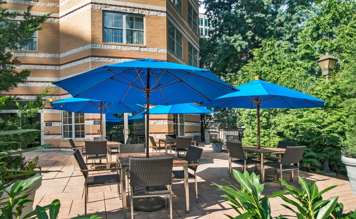 ResInnRosslyn's tweet image. Looking forward to getting back on our patio with a new, refreshed look for the Spring! Who's joining us for the BBQ's?