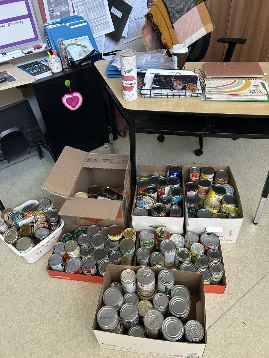 MartynaK1984's tweet photo. Our school community participated in the 3rd annual Great Canned Meat Roundup to help support 1,100 children with little or no access to food during the weekend and throughout the summer. @StBeneHCDSB @Food4KidsHalton Thank you to everyone for your generous contributions. https://t.co/PYPb1ZLNPq