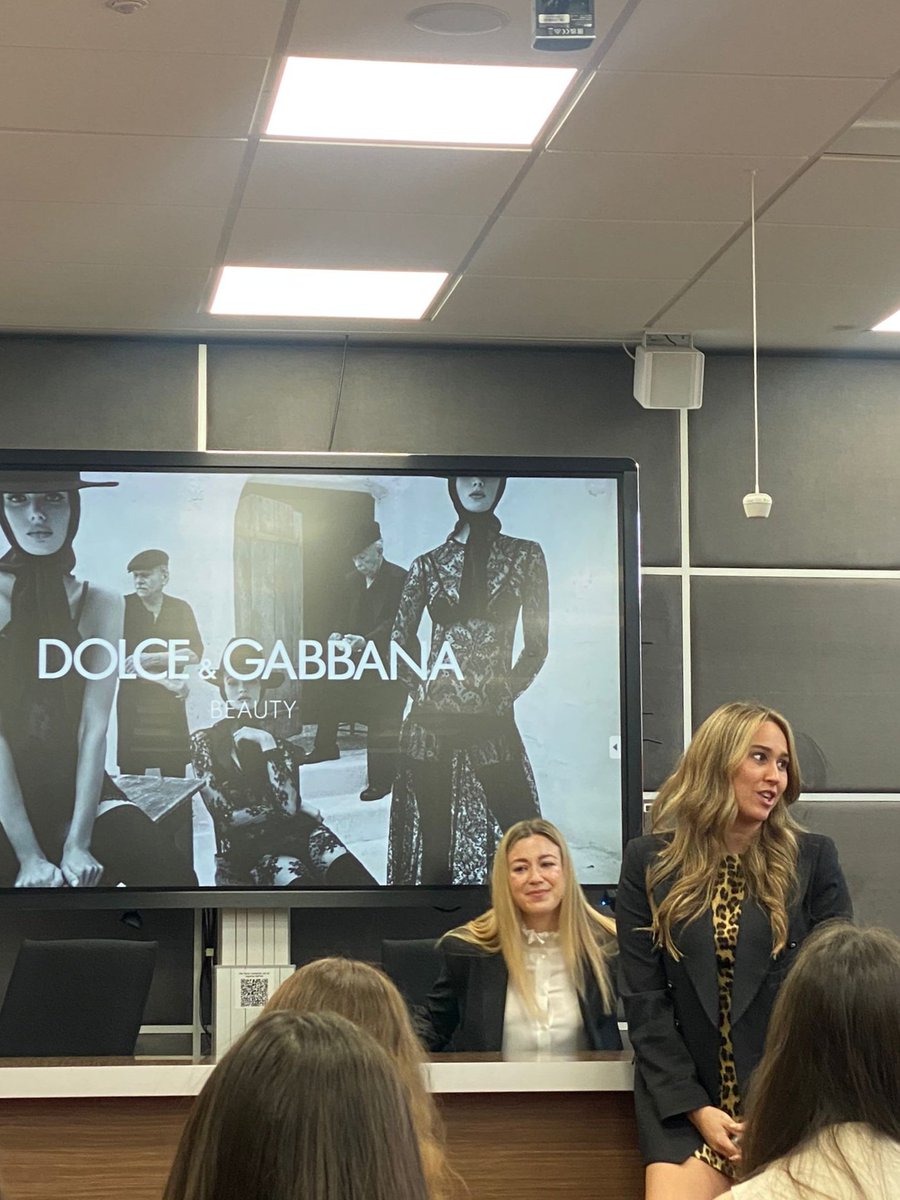 europeamedia's tweet photo. Damos comienzo a la #30SCM explorando el universo de la moda de lujo italiano by Dolce&amp;Gabbana con Farlabo. #UEM #MarketingUE https://t.co/tCQUHAo3wB