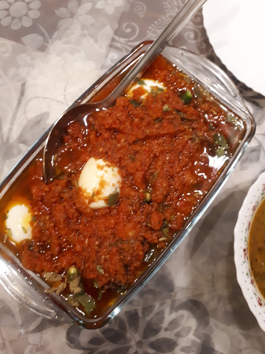 I dont know how to cook. Mom gave the recipe and I made Tomato cut. It's a saucy dish with boiled eggs ( optional) Alhamdolillah Mummy and sister both loved it and so did yours truly. :)