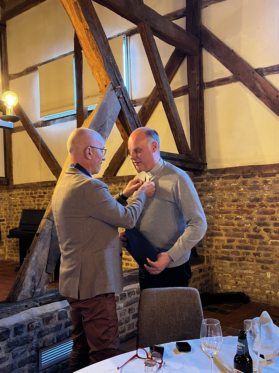 Een dik en dik verdiende Paul Harris Fellow is vandaag uitgereikt aan een zeer bijzonder mens en uitstekend Rotarian, <a href="/DekenHeerlen/">Hans Bouman</a> van harte gefeliciteerd met deze mooie waardering #rclandgraaf #paulharrisfellow