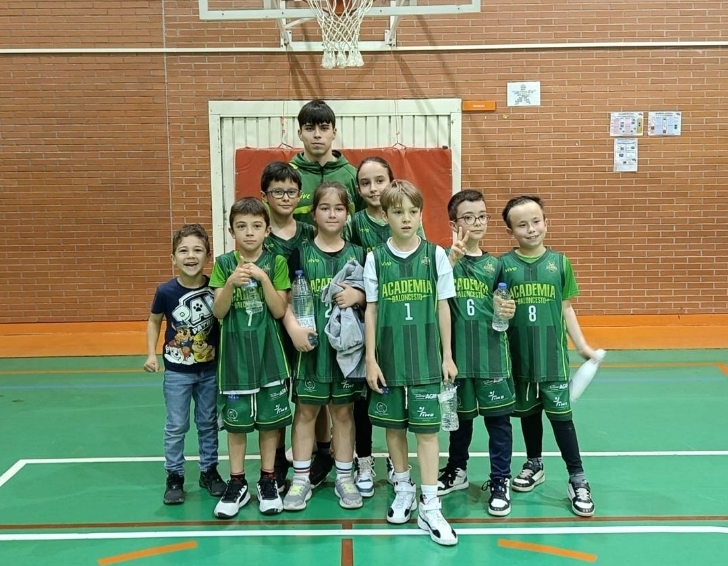 💚 Trabajar tiene recompensa y por eso queremos hacer una mención especial a nuestro Benjamín B. Muchos están dando sus primeros pasos y una victoria supone una alegría tremenda en ellos. ¡Disfrutad muchísimo!

#Lincetes #SomosLaAcademia #LaAcademiaAB #AcademiaBaloncestoAlbacete