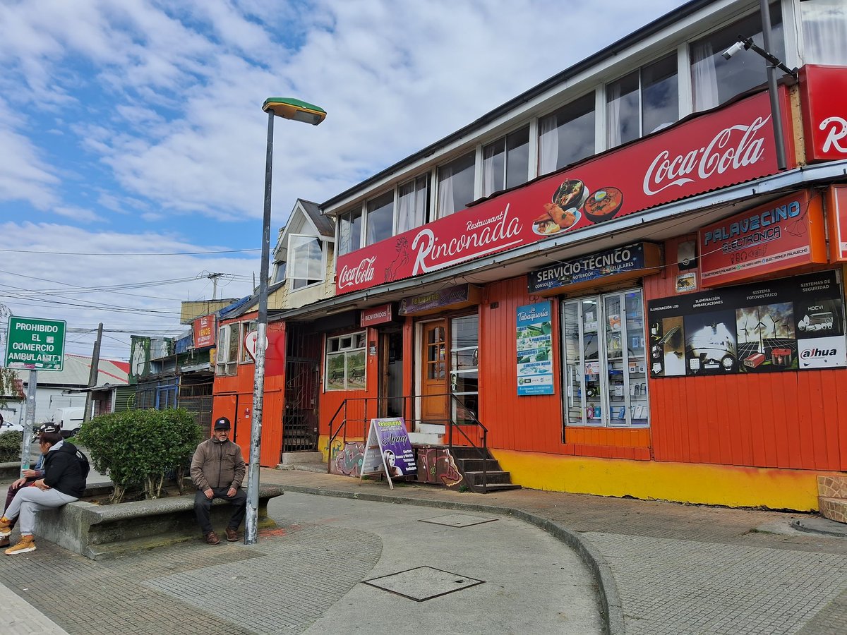 Hoy como @Sernatur Los Lagos celebramos el #DíadelaCocinaChilena en restaurant Rinconada de #PuertoMontt junto a autoridades regionales, encabezados por Delegada @DPRLosLagos @Giovimoreira seremis @SeremieconomiaX @CulturaLosLagos @Sct_Los_Lagos y gremio de gastronómicos #Agall