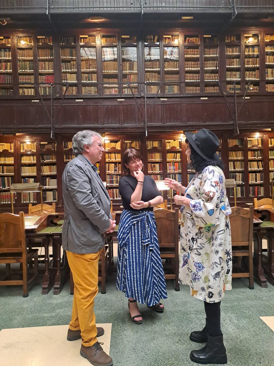 librolecturagob's tweet photo. Esta tarde, el @ateneodemadrid ha acogido la velada "Repensar el mundo", organizada por @culturagob y @trobadescamus, dentro del programa de actividades del #DíadelLibro2024 

🗣️ La conversación ha girado en torno a la necesidad de la charla sosegada en la sociedad actual https://t.co/6J6XAv6Kcv