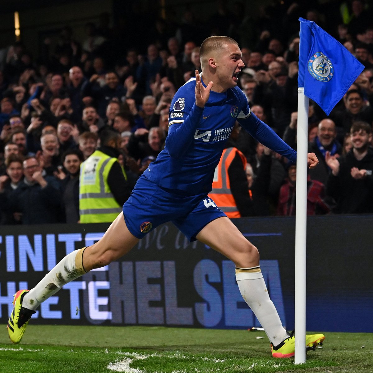 When you score your first goal for your boyhood club 🤩

What a moment for Alfie Gilchrist 👏